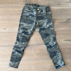 Super soft Camouflage pants with zippers, size 4 excellent condition